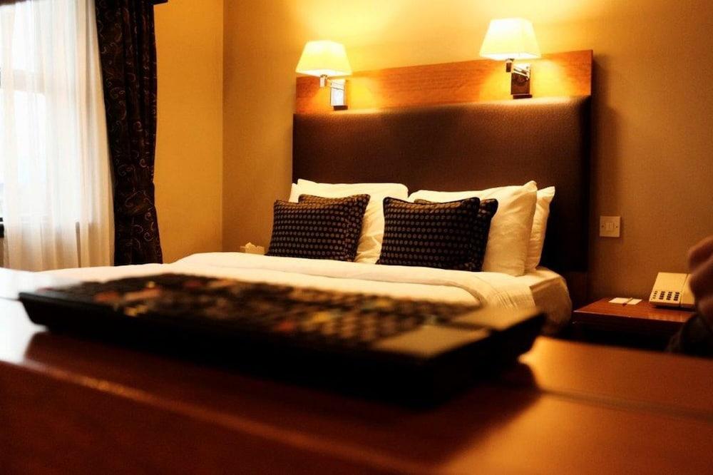 Best Western Garfield House Hotel Chryston Zewnętrze zdjęcie